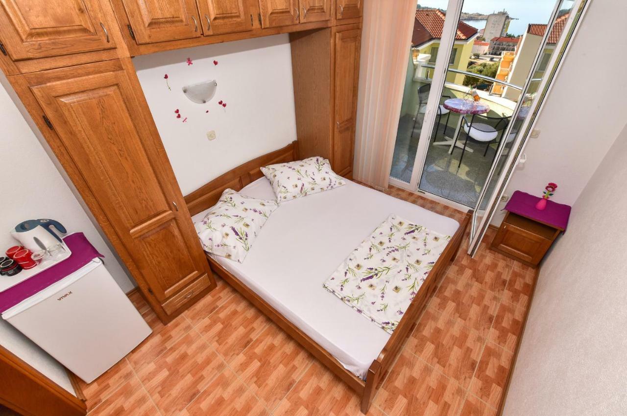 Apartmani Roso มาคาร์สกา ภายนอก รูปภาพ